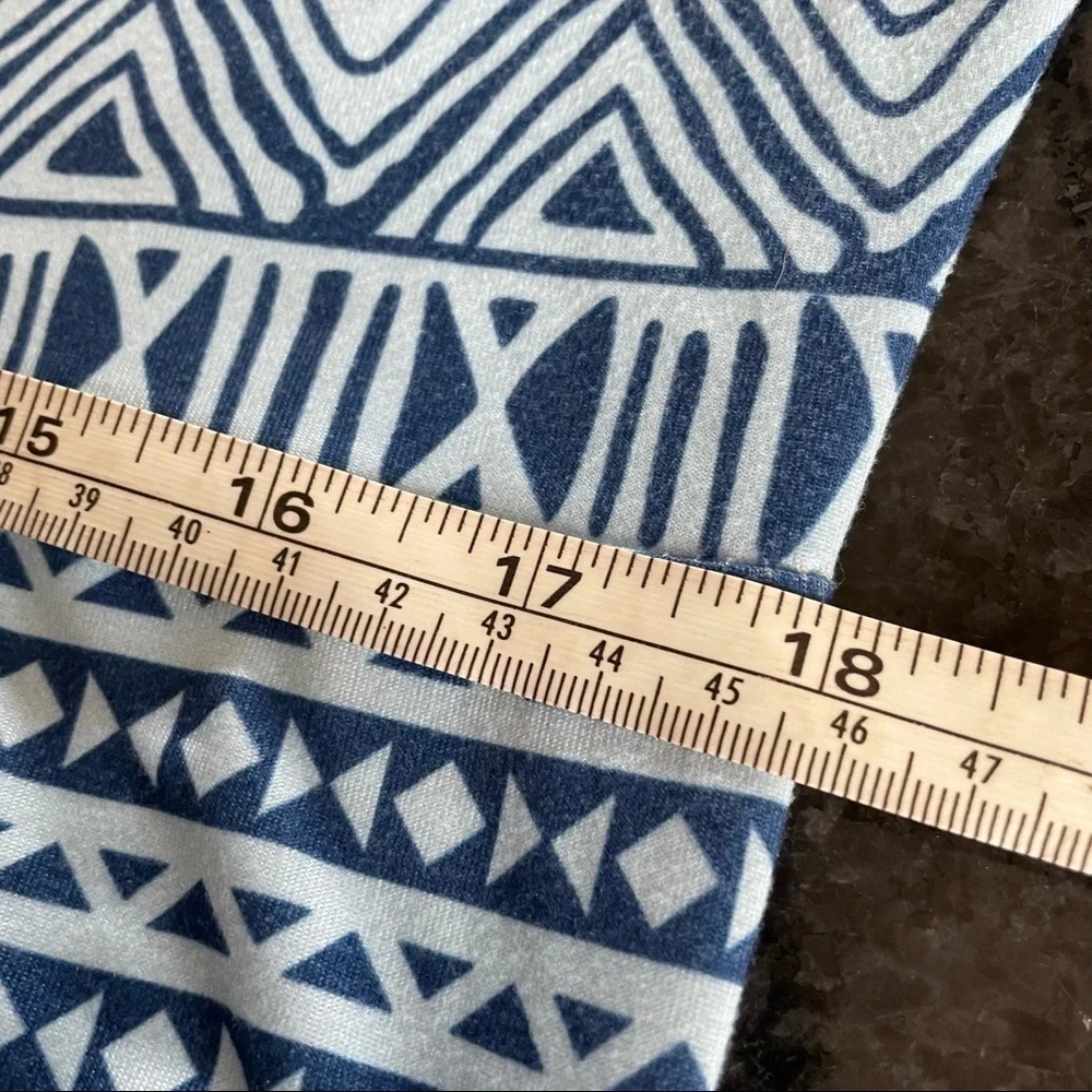 R&B Collection blue geo print scoop neck short sleeve relaxed fit Dress Large - Picture 9 of 10